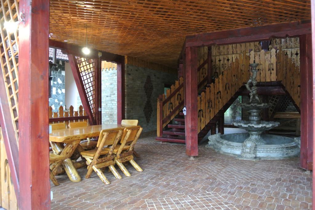 Pensiune Restaurant Piatra Craiului Дымбовичоара Экстерьер фото